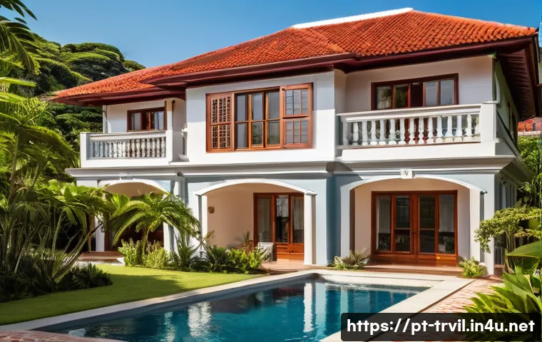 전통주택의 태양광 시스템 - A classic Brazilian colonial-style house with traditional red ceramic tile roof, featuring discreet ...